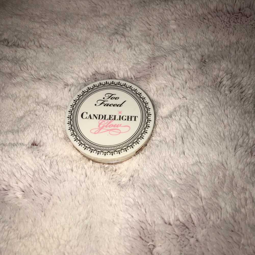 Never used too Faced candlelight glow.